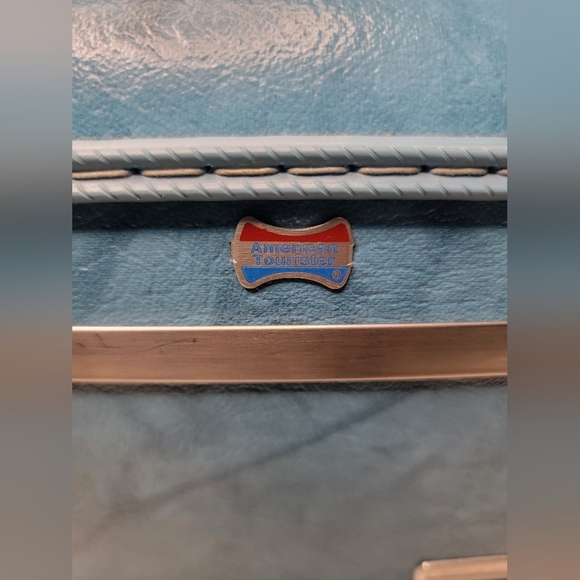 VTG AMERICAN TOURISTER BLUE TRAIN CASE MAKEUP COSMETIC VANITY HARD LUGGAGE. - Picture 2 of 11